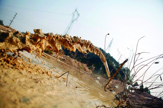 砂場水污染 dcha011202_b_b455be192c.jpg